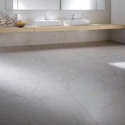 Velike ploščice za kopalnico